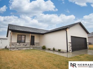 710 W Avondale Court, Lincoln, NE 68523