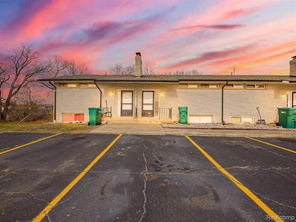 178 Summit View Court, White Lake Twp, MI 48386