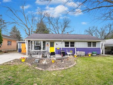 633 N Adelaide Street, Fenton, MI 48430