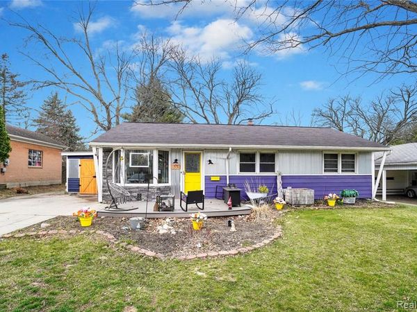 633 N Adelaide Street, Fenton, MI 48430