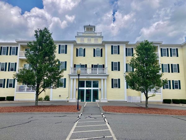 1818 Main St, Unit 306, Holden, MA 01522