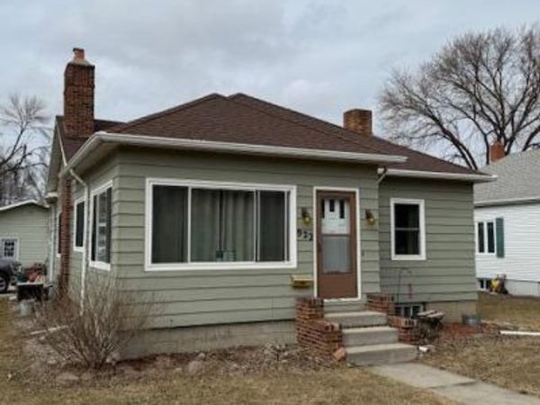 922 WALNUT Street , Grand Forks, ND 58201