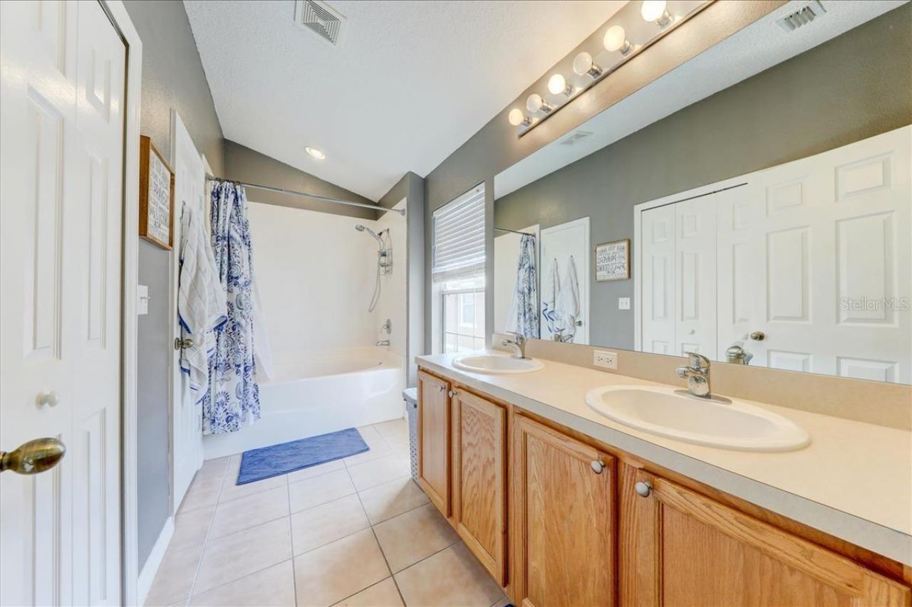 544 52nd Avenue N, Saint Petersburg, FL 33701 Photo