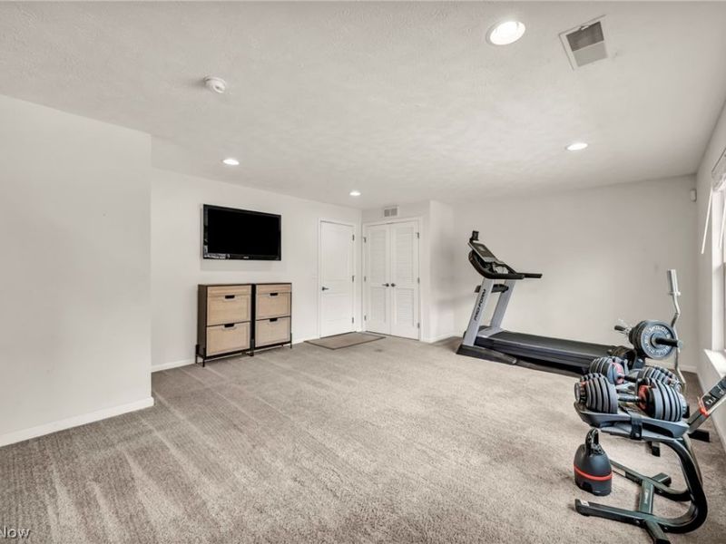 1383 Beach Avenue, Lakewood, OH 44107 Photo 27