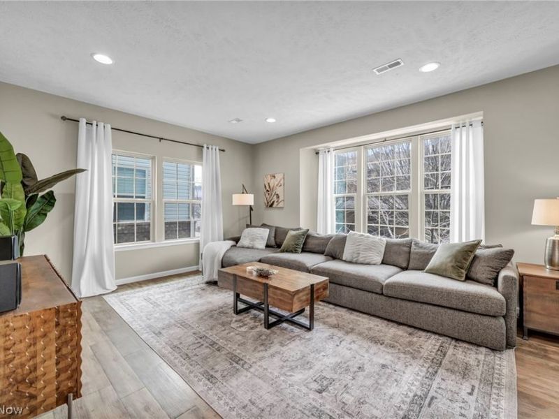 1383 Beach Avenue, Lakewood, OH 44107 Photo 3