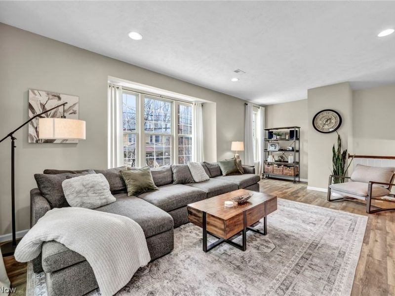 1383 Beach Avenue, Lakewood, OH 44107 Photo 4