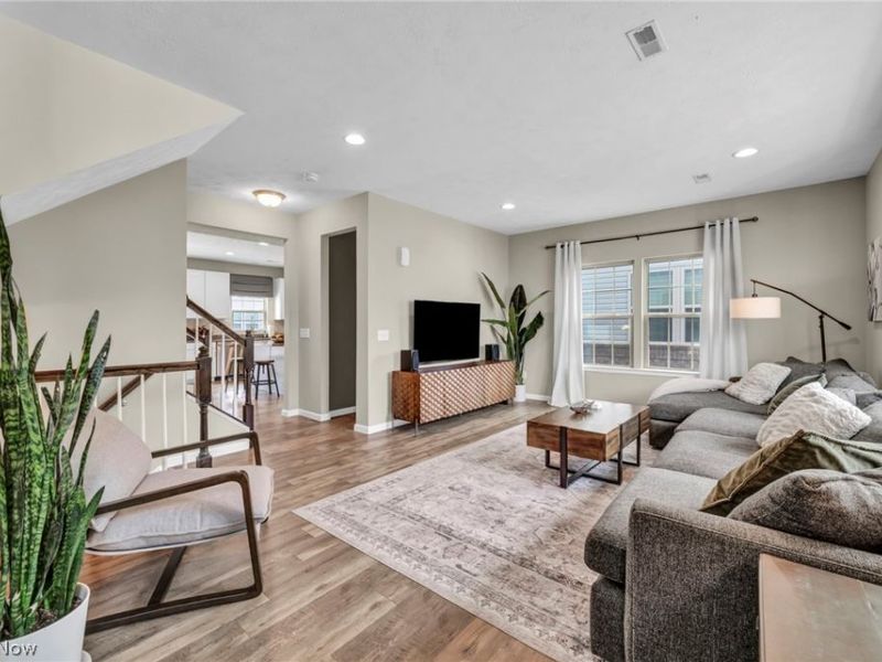 1383 Beach Avenue, Lakewood, OH 44107 Photo 6