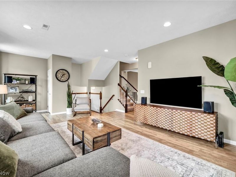 1383 Beach Avenue, Lakewood, OH 44107 Photo 7