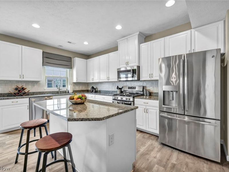 1383 Beach Avenue, Lakewood, OH 44107 Photo 8