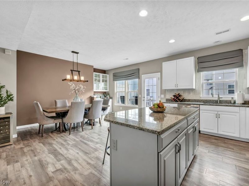 1383 Beach Avenue, Lakewood, OH 44107 Photo 9