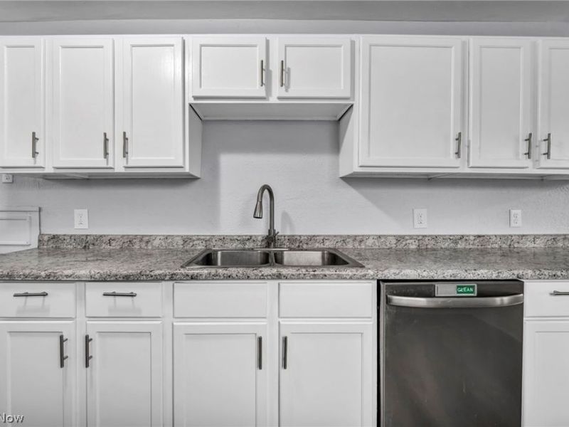 12114 National Drive, Grafton, OH 44044 Photo 17