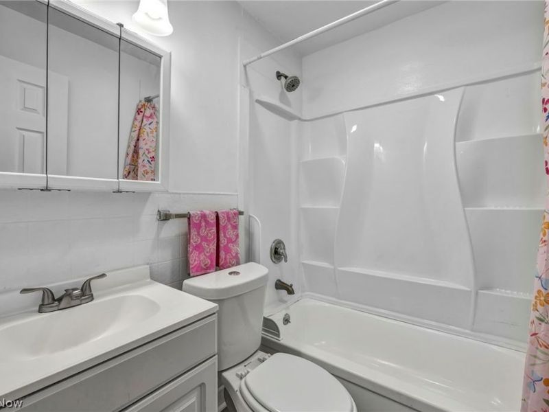 12114 National Drive, Grafton, OH 44044 Photo 23