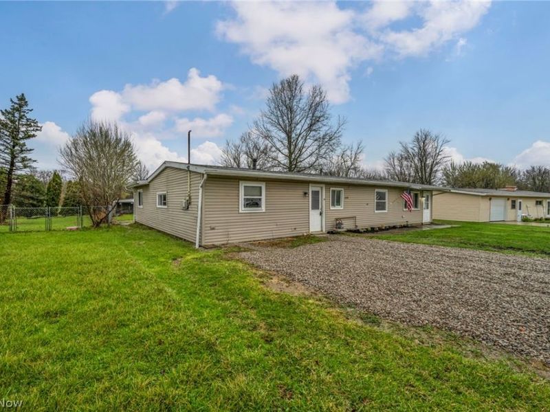 12114 National Drive, Grafton, OH 44044 Photo 3