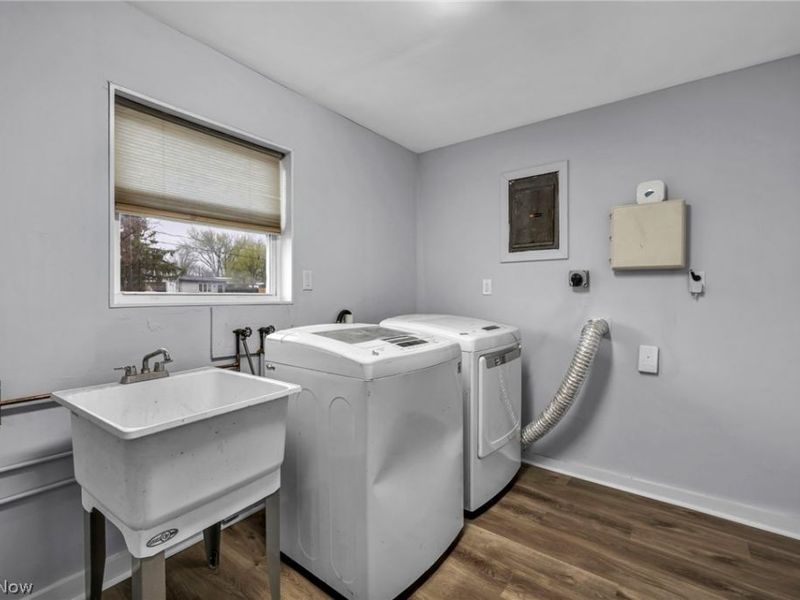 12114 National Drive, Grafton, OH 44044 Photo 9