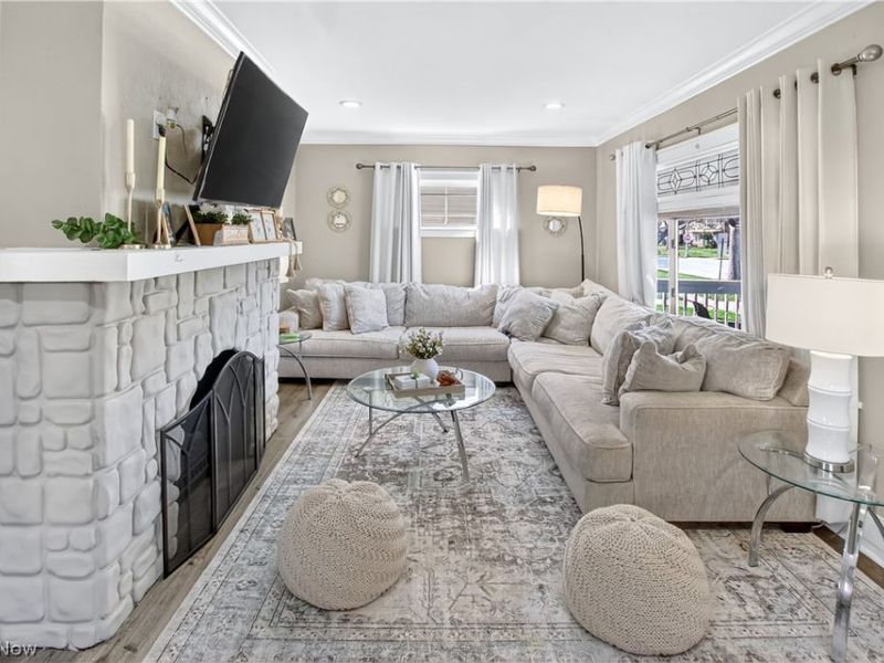 10903 Parkhurst Drive , Cleveland, OH 44111 Photo 12