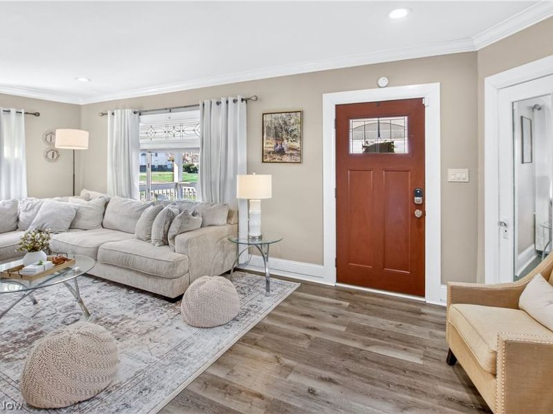 10903 Parkhurst Drive , Cleveland, OH 44111 Photo 14