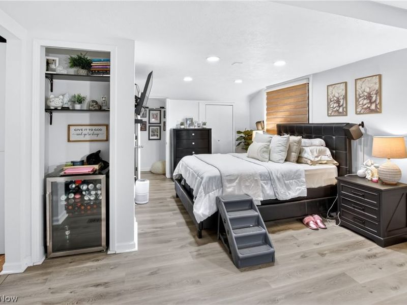 10903 Parkhurst Drive , Cleveland, OH 44111 Photo 18