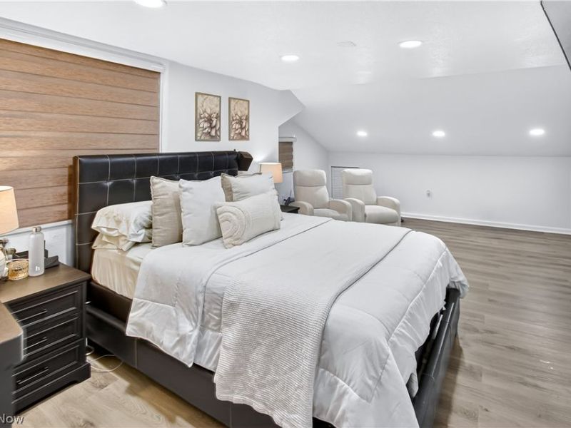 10903 Parkhurst Drive , Cleveland, OH 44111 Photo 19