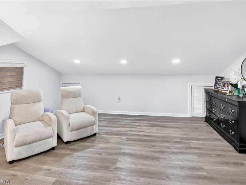 10903 Parkhurst Drive , Cleveland, OH 44111 Photo 20