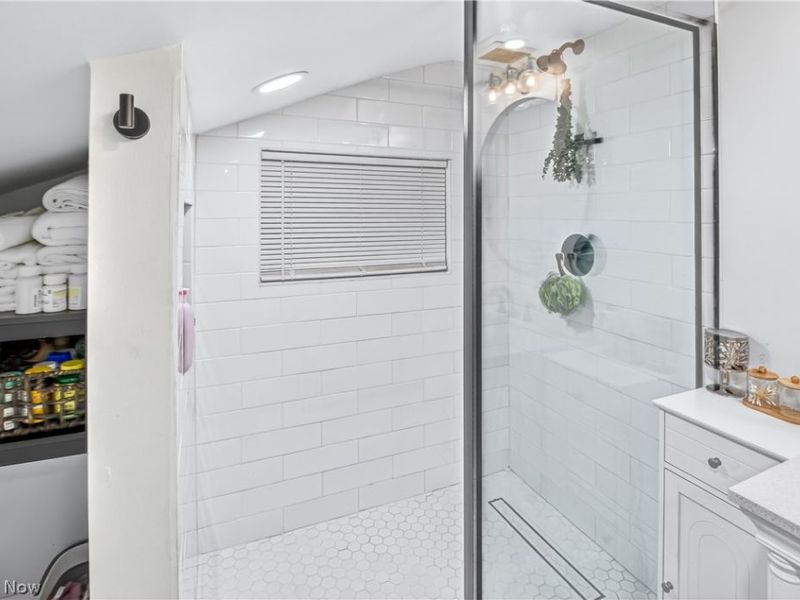 10903 Parkhurst Drive , Cleveland, OH 44111 Photo 22