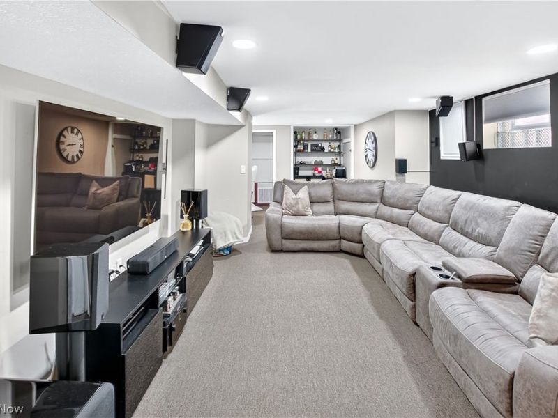 10903 Parkhurst Drive , Cleveland, OH 44111 Photo 28