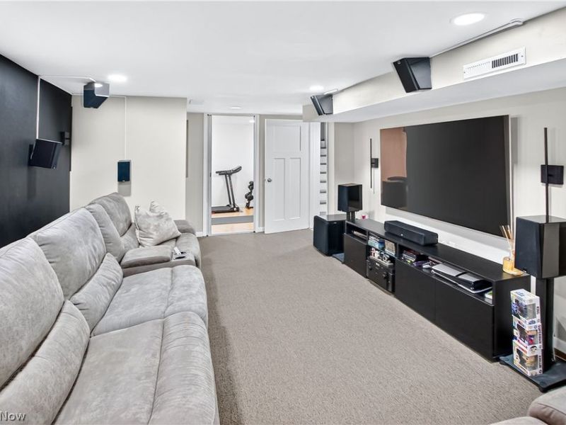 10903 Parkhurst Drive , Cleveland, OH 44111 Photo 30