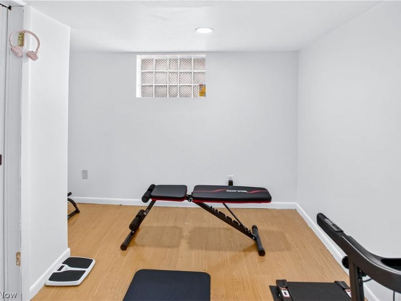 10903 Parkhurst Drive , Cleveland, OH 44111 Photo 32