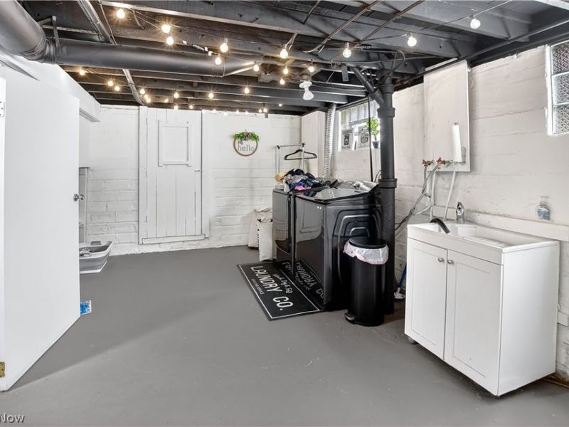 10903 Parkhurst Drive , Cleveland, OH 44111 Photo 33