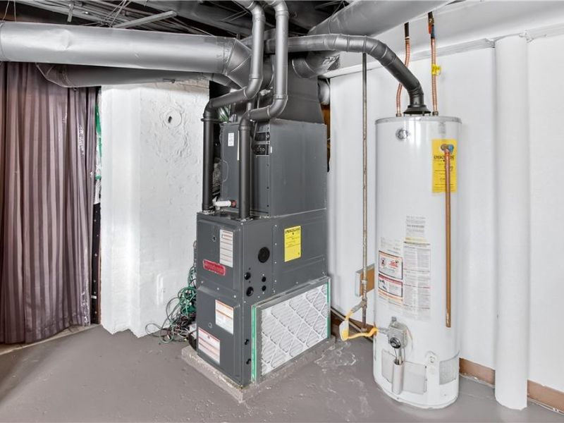 10903 Parkhurst Drive , Cleveland, OH 44111 Photo 34