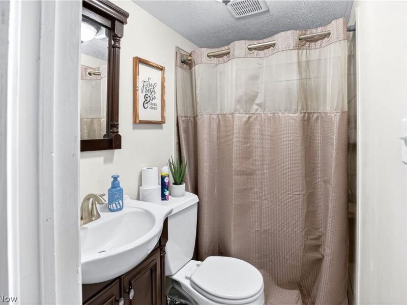 10903 Parkhurst Drive , Cleveland, OH 44111 Photo 36