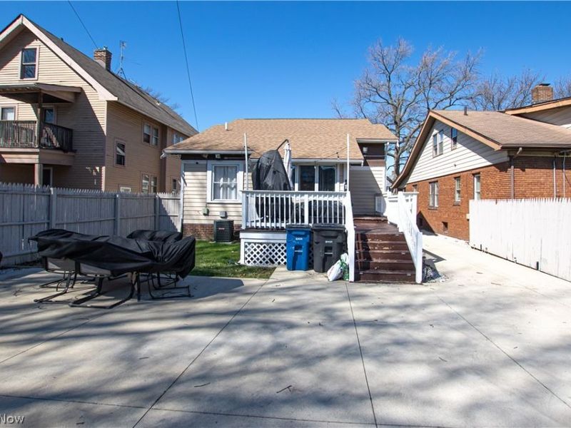 10903 Parkhurst Drive , Cleveland, OH 44111 Photo 38