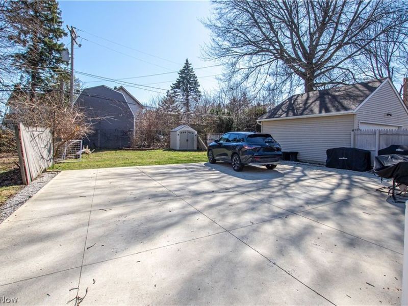 10903 Parkhurst Drive , Cleveland, OH 44111 Photo 39