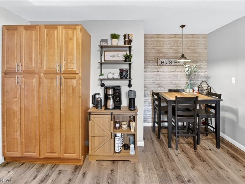 10903 Parkhurst Drive , Cleveland, OH 44111 Photo 7