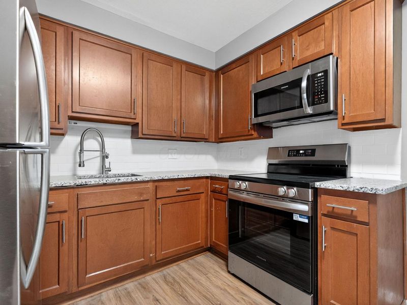 4232 Mayflower Boulevard , Columbus, OH 43213 Photo 10