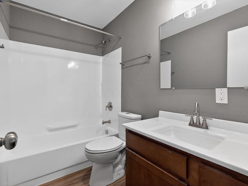 4232 Mayflower Boulevard , Columbus, OH 43213 Photo 14