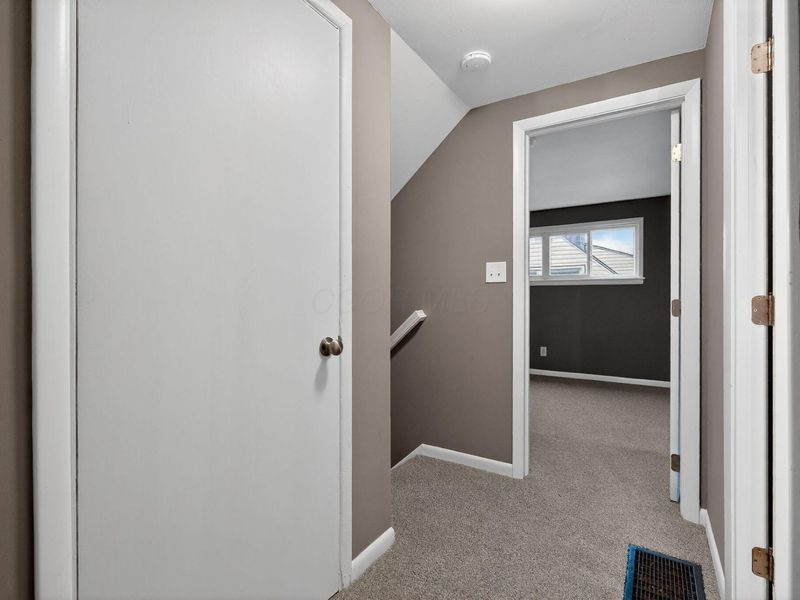 4232 Mayflower Boulevard , Columbus, OH 43213 Photo 16