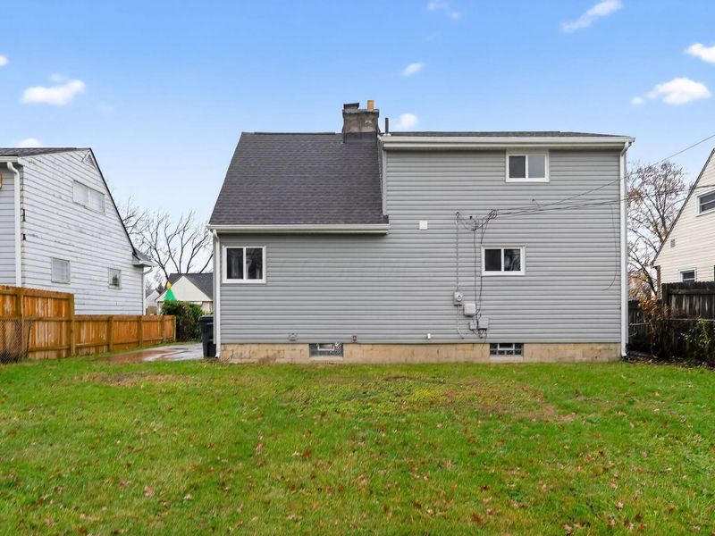 4232 Mayflower Boulevard , Columbus, OH 43213 Photo 2