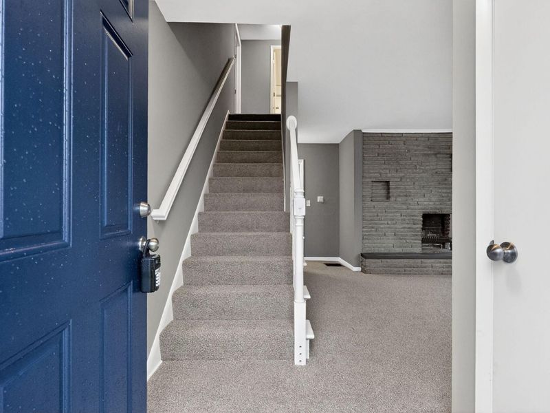 4232 Mayflower Boulevard , Columbus, OH 43213 Photo 3