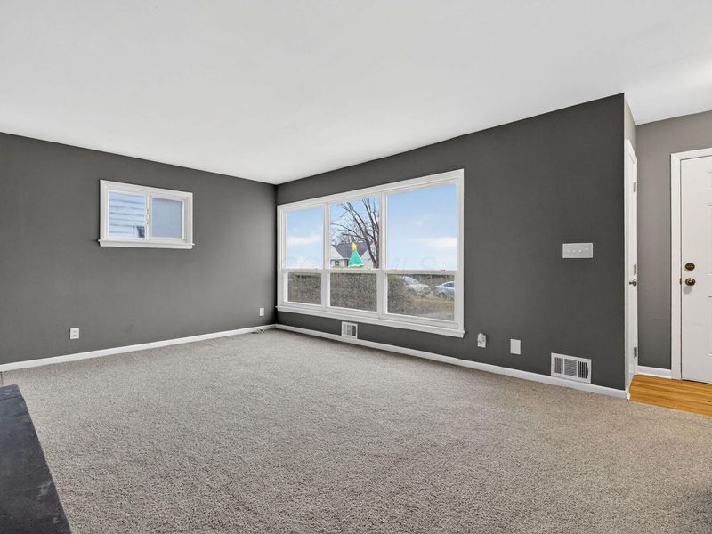 4232 Mayflower Boulevard , Columbus, OH 43213 Photo 5