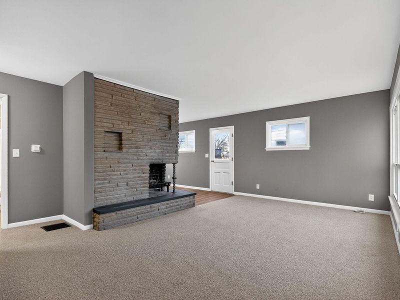 4232 Mayflower Boulevard , Columbus, OH 43213 Photo 6