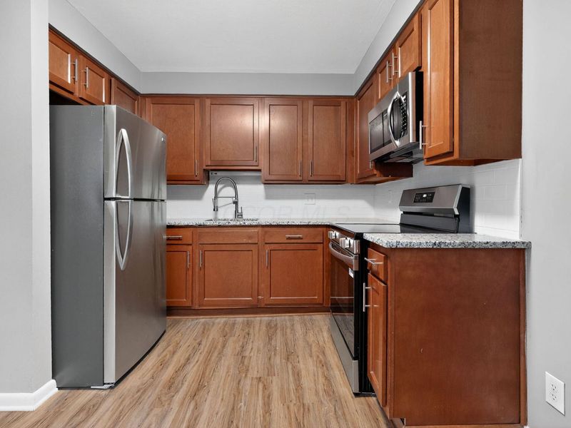 4232 Mayflower Boulevard , Columbus, OH 43213 Photo 8