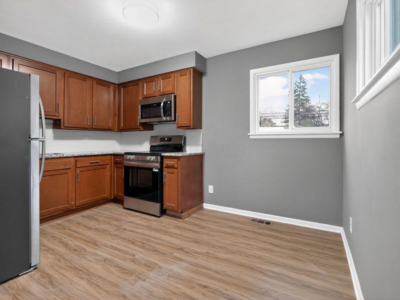 4232 Mayflower Boulevard , Columbus, OH 43213 Photo 9