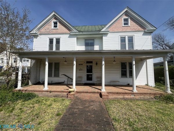171 Virginia Street , Urbanna, VA 23175