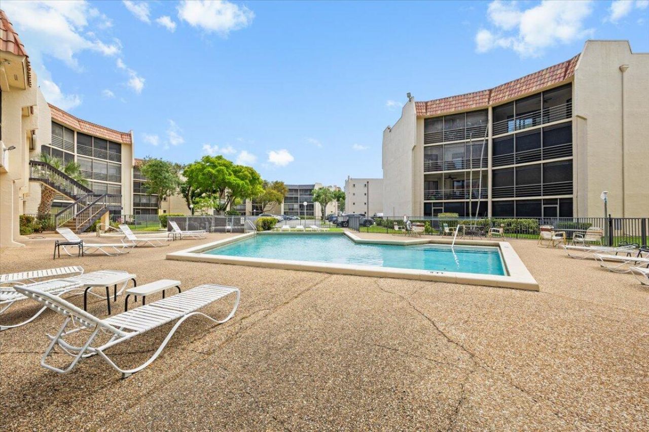 6755 W Broward Boulevard, Plantation, FL 33317 Photo