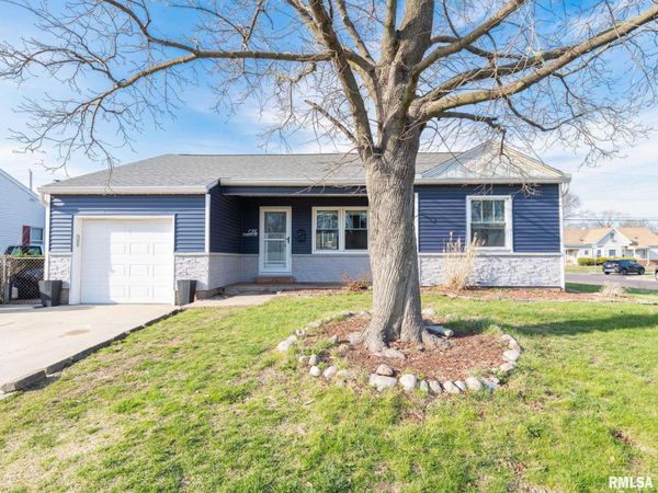 1 RICHARDSON Court, Pekin, IL 61554