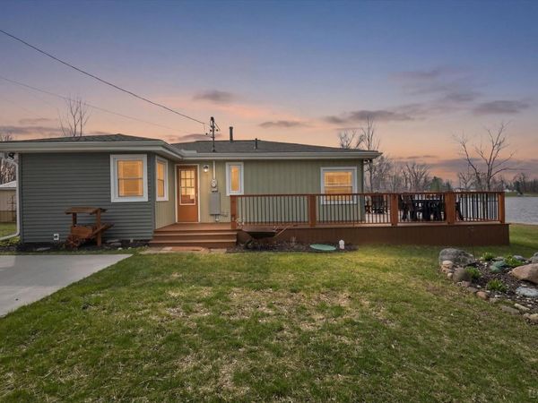 250 Sunset , Hudson, MI 49247