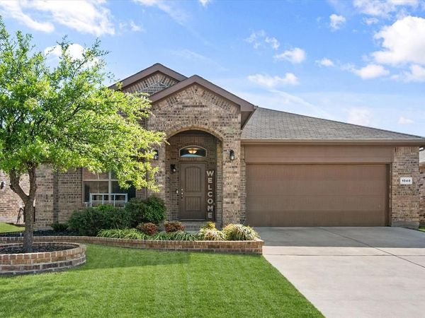1040 Brownford Drive, Fort Worth, TX 76028