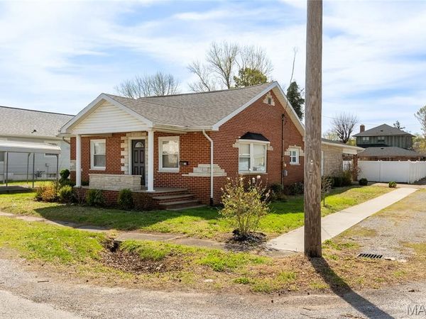 602 Lindell , West Frankfort, IL 62896