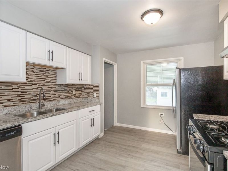 4656 W 146th Street , Cleveland, OH 44135 Photo 8