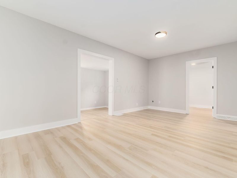 932 Montgomery Road NE, Newark, OH 43055 Photo 11